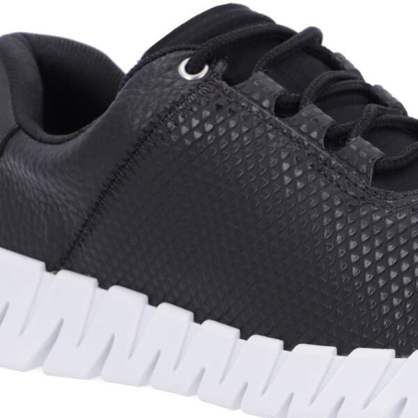 Tênis Casual Preto Couro Detalhe Textura - Imagem 8