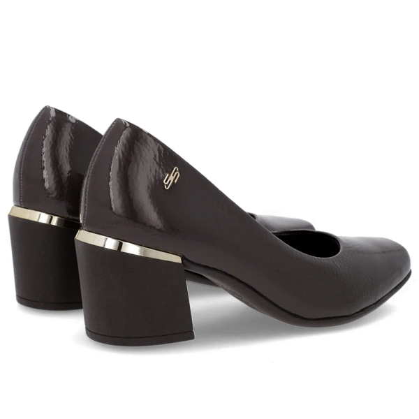Scarpin Marrom Couro Bico Quadrado Detalhe Salto - Imagem 6