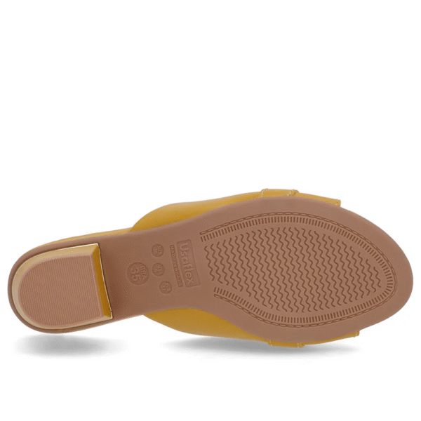 Tamanco Amarelo Couro Enfeite - Imagem 10