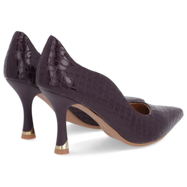 Scarpin Roxo Couro Bico Croco Fino Detalhe Recorte - Imagem 7